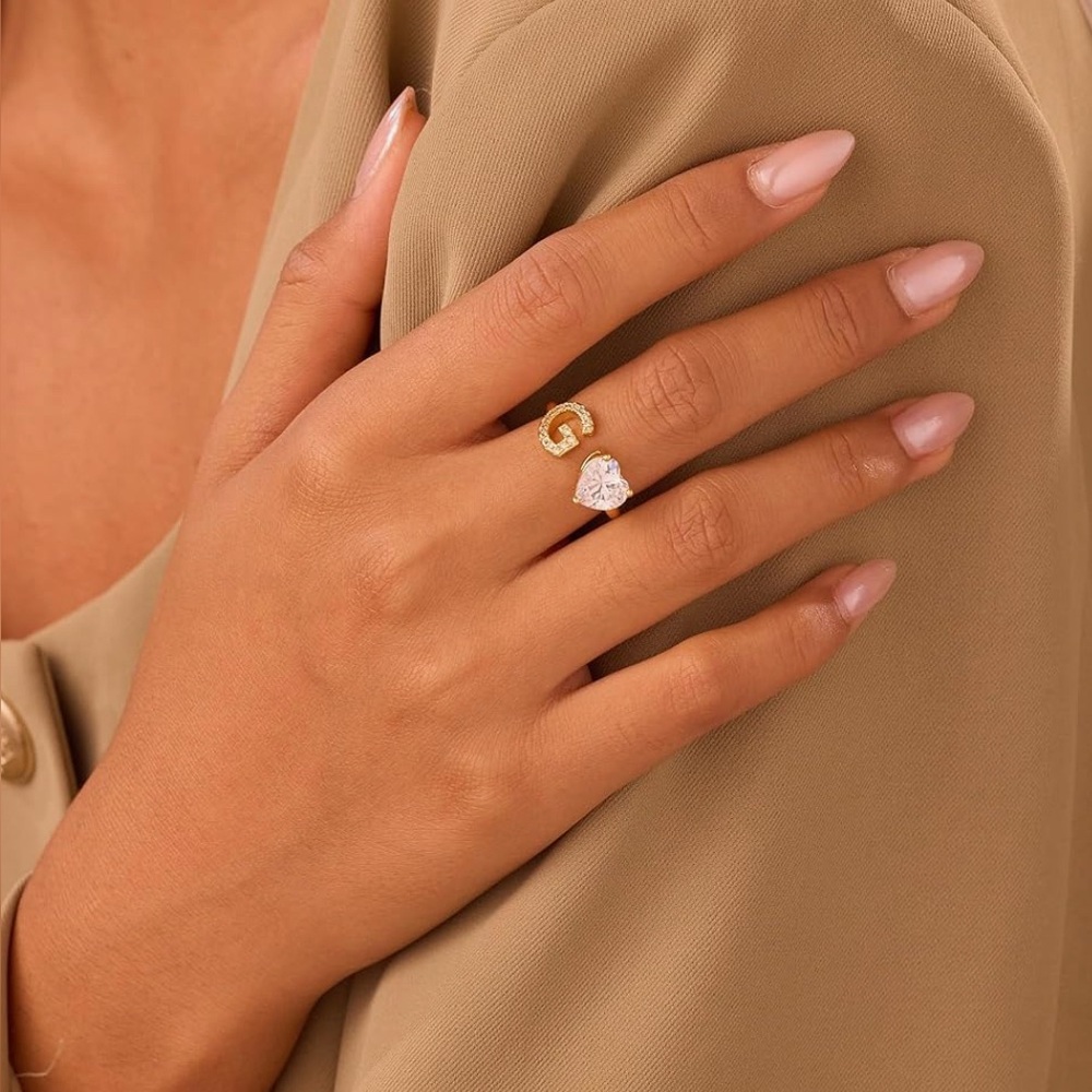 Elegant Gold Initial Letter “G” Heart Ring
